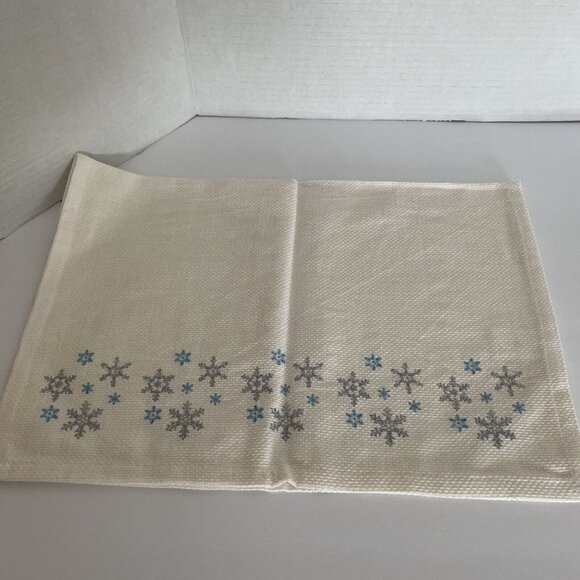Department 56 Time to Celebrate 100% Cotton Towels (2)  Embroidered Snowflakes - Picture 6 of 10